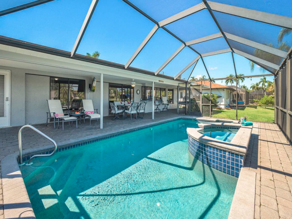 Lovely 3 Bedroom Home in Cape Coral Sleeps 6